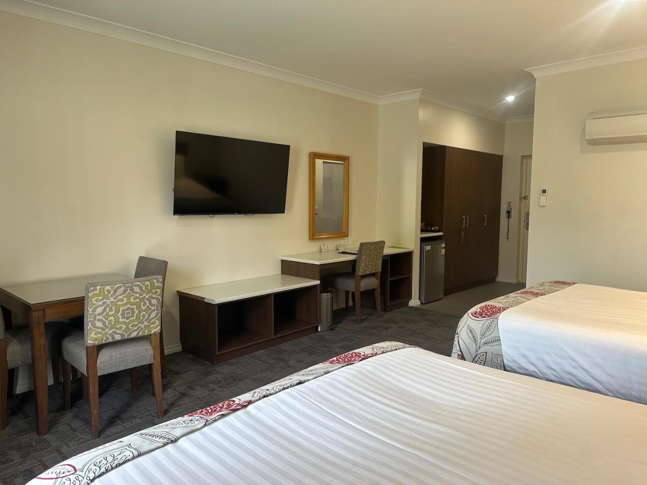 Young Federation Motor Inn And Services Club Quarto foto
